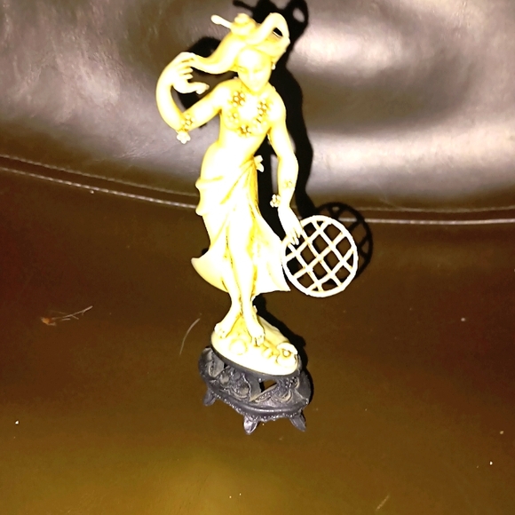 Vintage Italy Asian dancer figurine. - Picture 3 of 4
